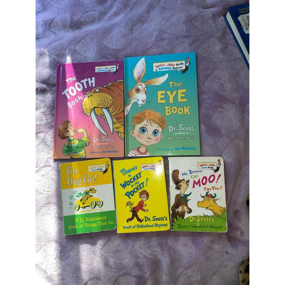 5 dr. Seuss books